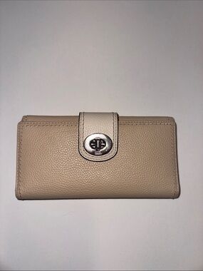 Coach Vintage Neutral Beige Leather Snap Wallet for Women